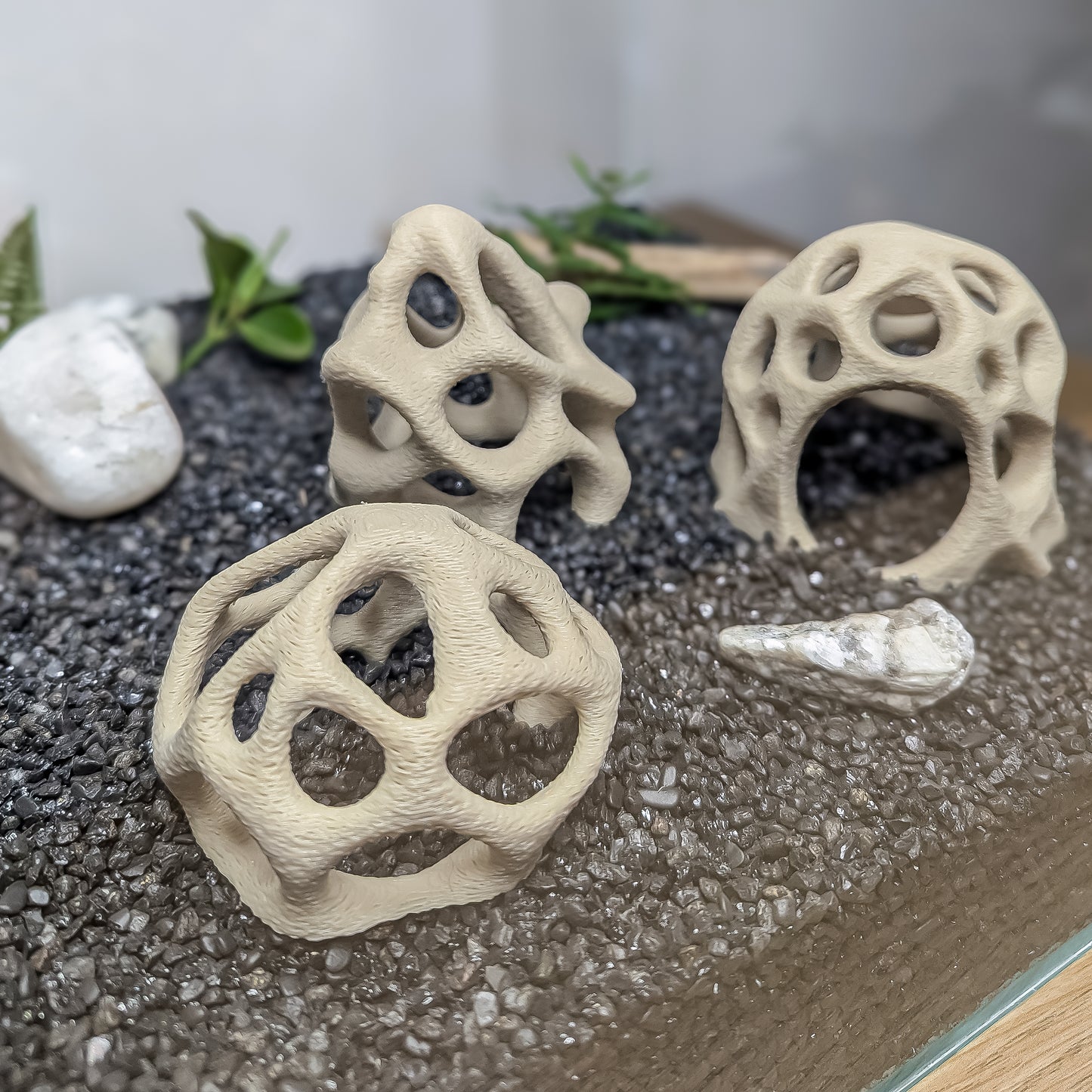 Aquarium Shrimp Hide Set – 3 Coral-Style Shelters for Corydoras, Guppies & Shrimp