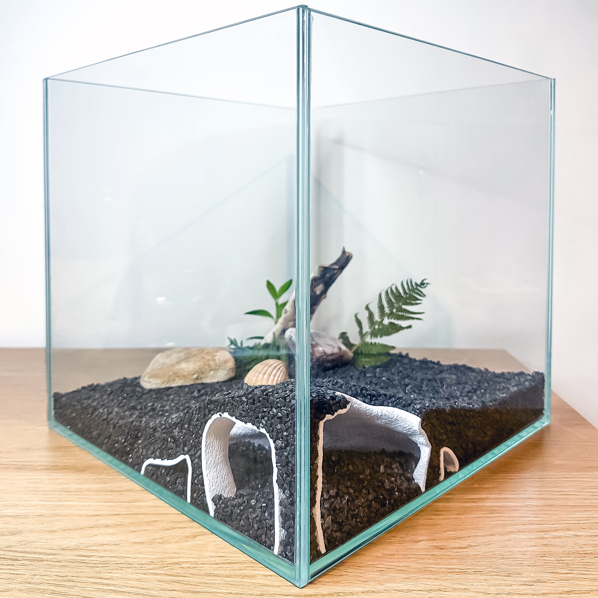 Corner Aquarium Cave Tunnel for Pleco & Shrimp – Large Entrance, Mangrove Style