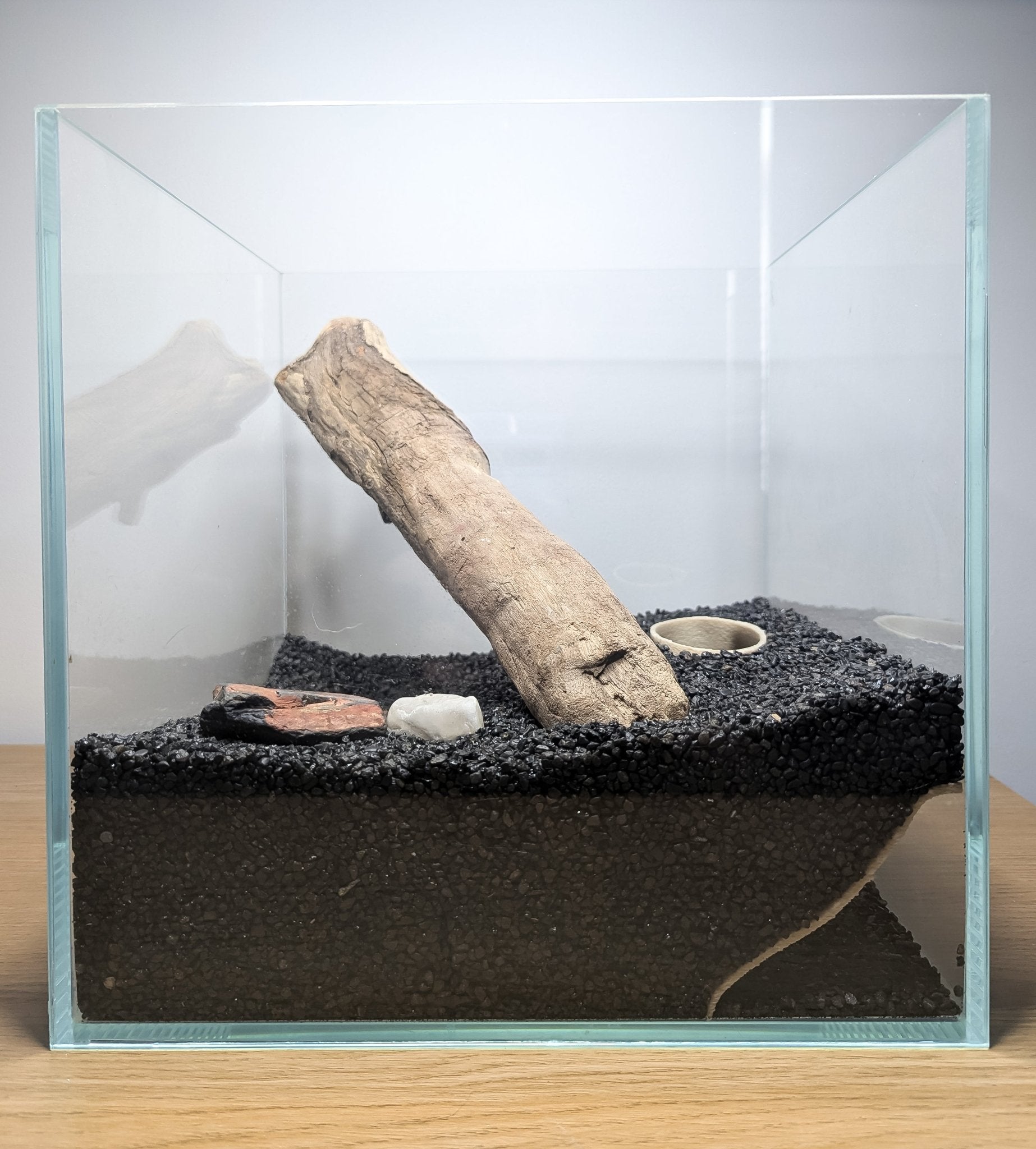 Reptile or Aquarium Corner Cave and Tunnel in 2 sizes - Natural Style - Blubber Cove